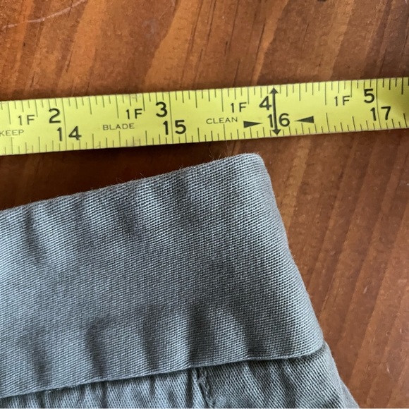 Juicy Couture Women Green Khaki Shorts - Size 10 - Picture 4 of 9